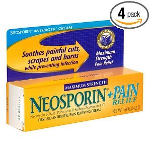 Neosporin secours plus la douleur de secourisme antibiotiques / Pain Crème Soulagement, Maximum Strength 0.5-Ounce Tubes (Pack de 4)